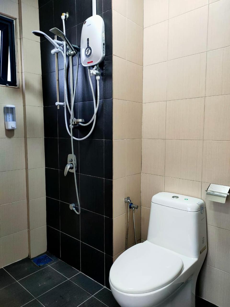 Inadh Suites @ Icon Residence With Pool Kuala Terengganu Exterior foto